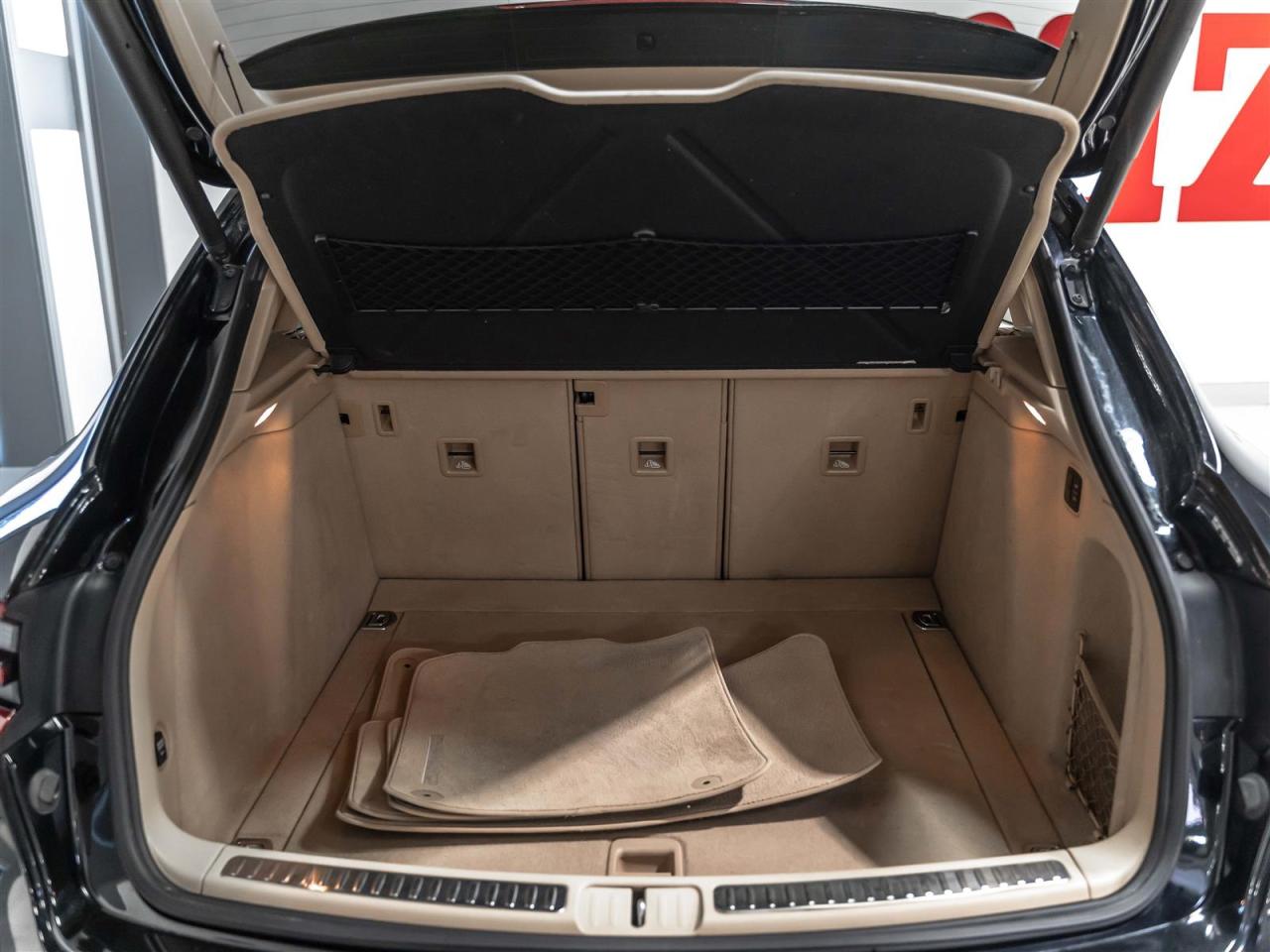 2015 Porsche Macan TURBO|SPORT CHRONO|PREMIUM|CARBON|PASM|BOSE Photo