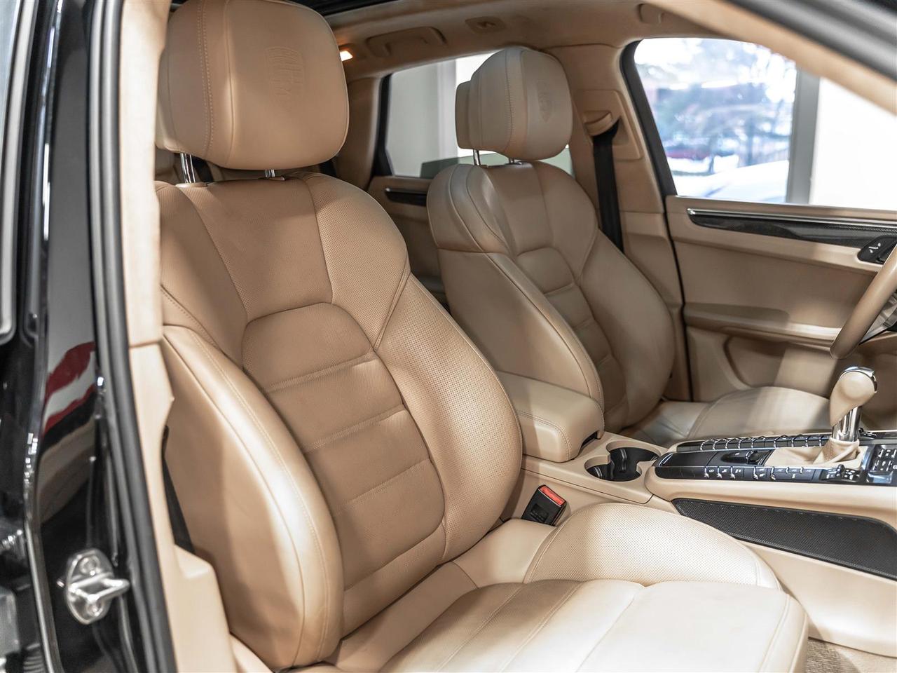 2015 Porsche Macan TURBO|SPORT CHRONO|PREMIUM|CARBON|PASM|BOSE Photo