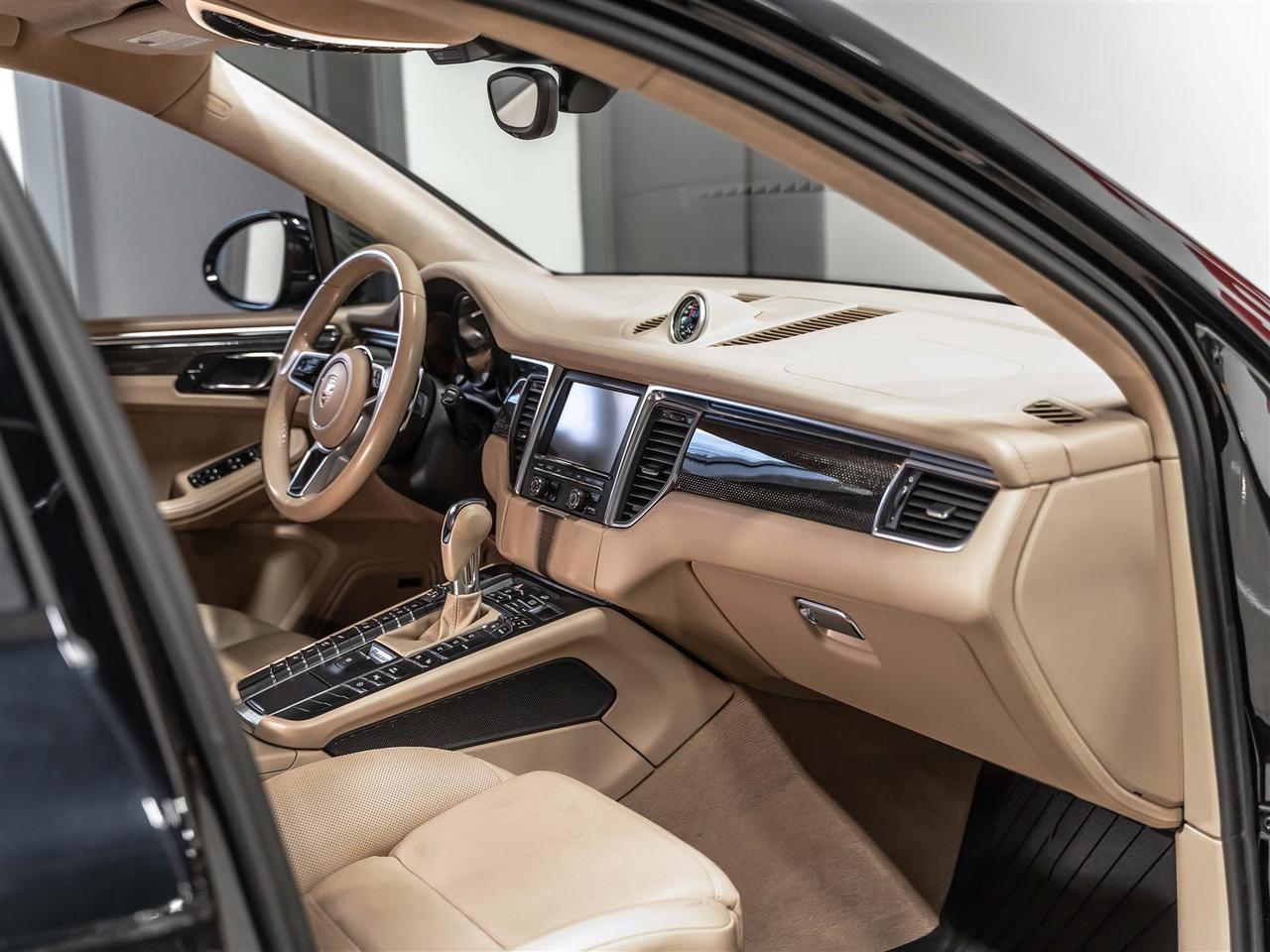 2015 Porsche Macan TURBO|SPORT CHRONO|PREMIUM|CARBON|PASM|BOSE Photo