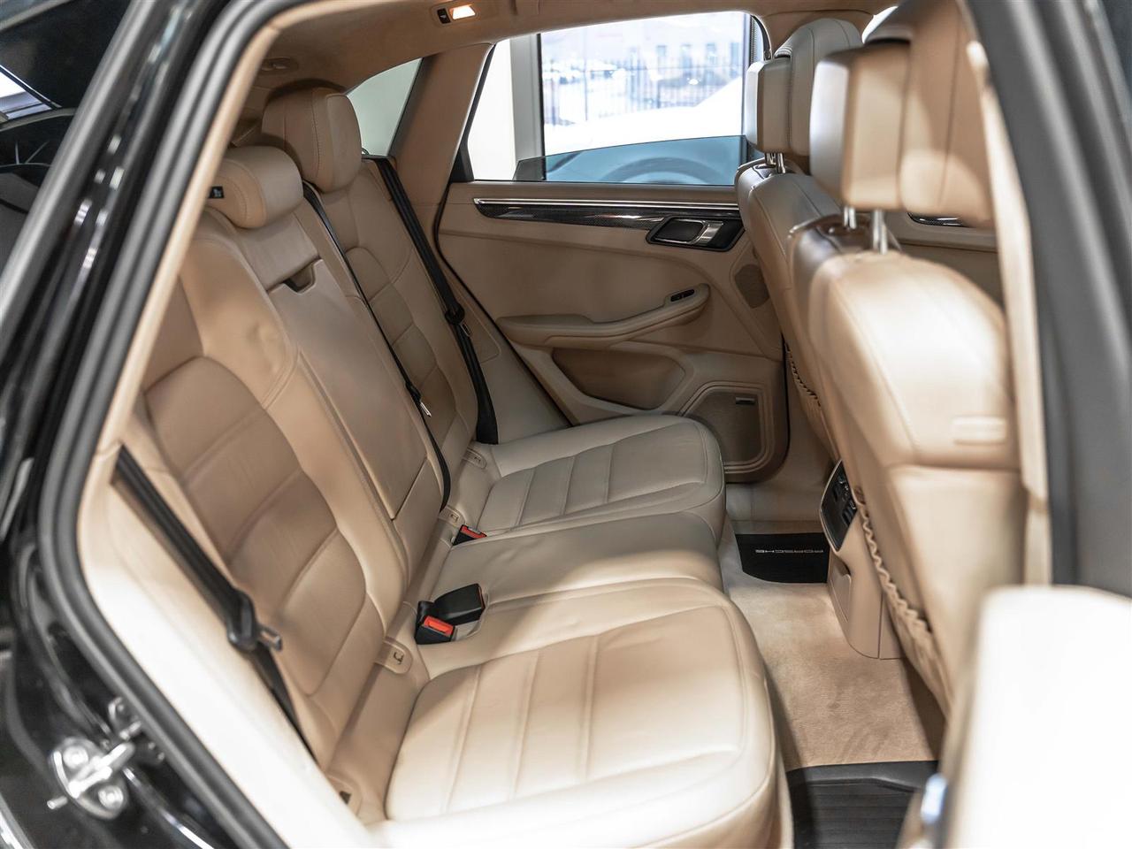 2015 Porsche Macan TURBO|SPORT CHRONO|PREMIUM|CARBON|PASM|BOSE Photo