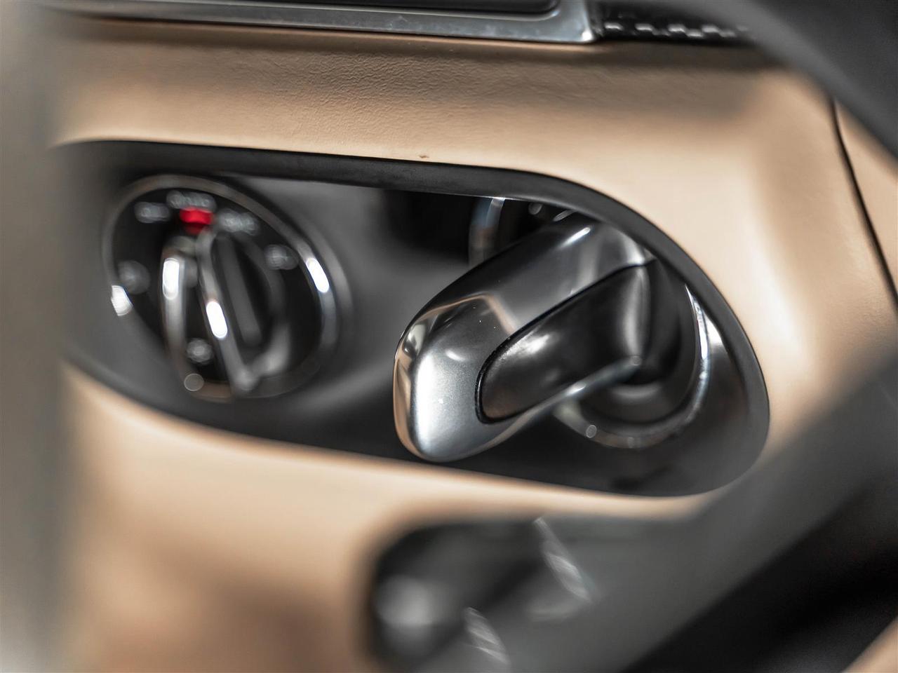 2015 Porsche Macan TURBO|SPORT CHRONO|PREMIUM|CARBON|PASM|BOSE Photo