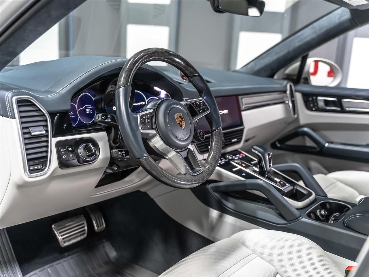 2022 Porsche Cayenne GTS|COUPE|PREMIUM PLUS|CARBON|SPORT EXHAUST|HEADS-UP Photo