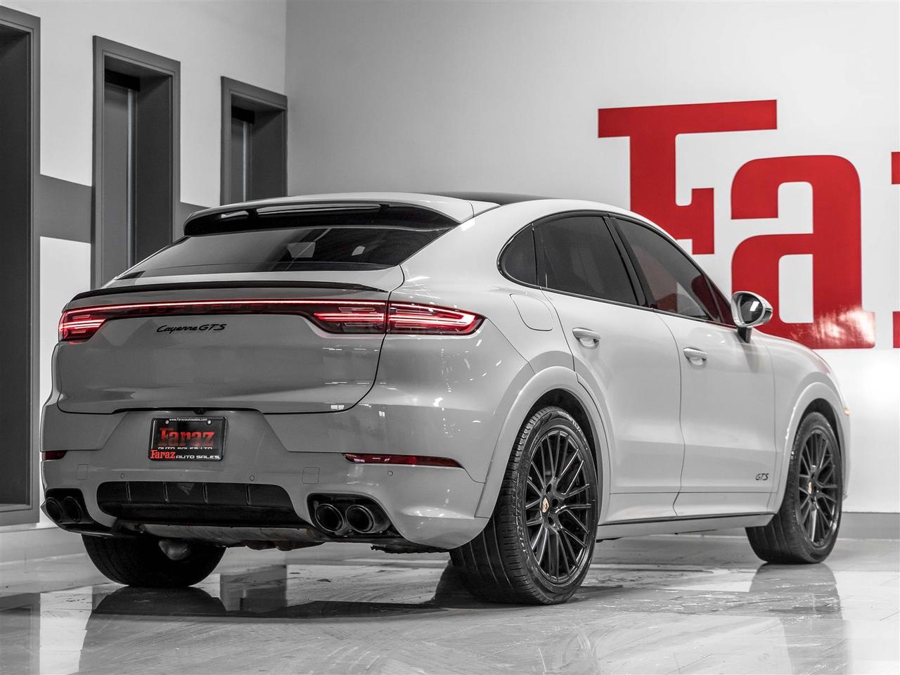 2022 Porsche Cayenne GTS|COUPE|PREMIUM PLUS|CARBON|SPORT EXHAUST|HEADS-UP Photo2