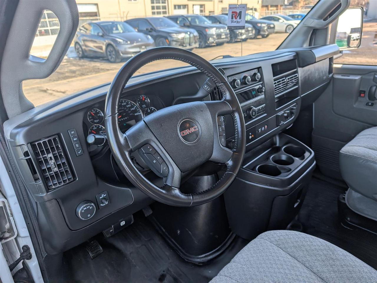 2023 GMC Savana 3500 WORK VAN - 16 FT BOX - BLUETOOTH - Photo