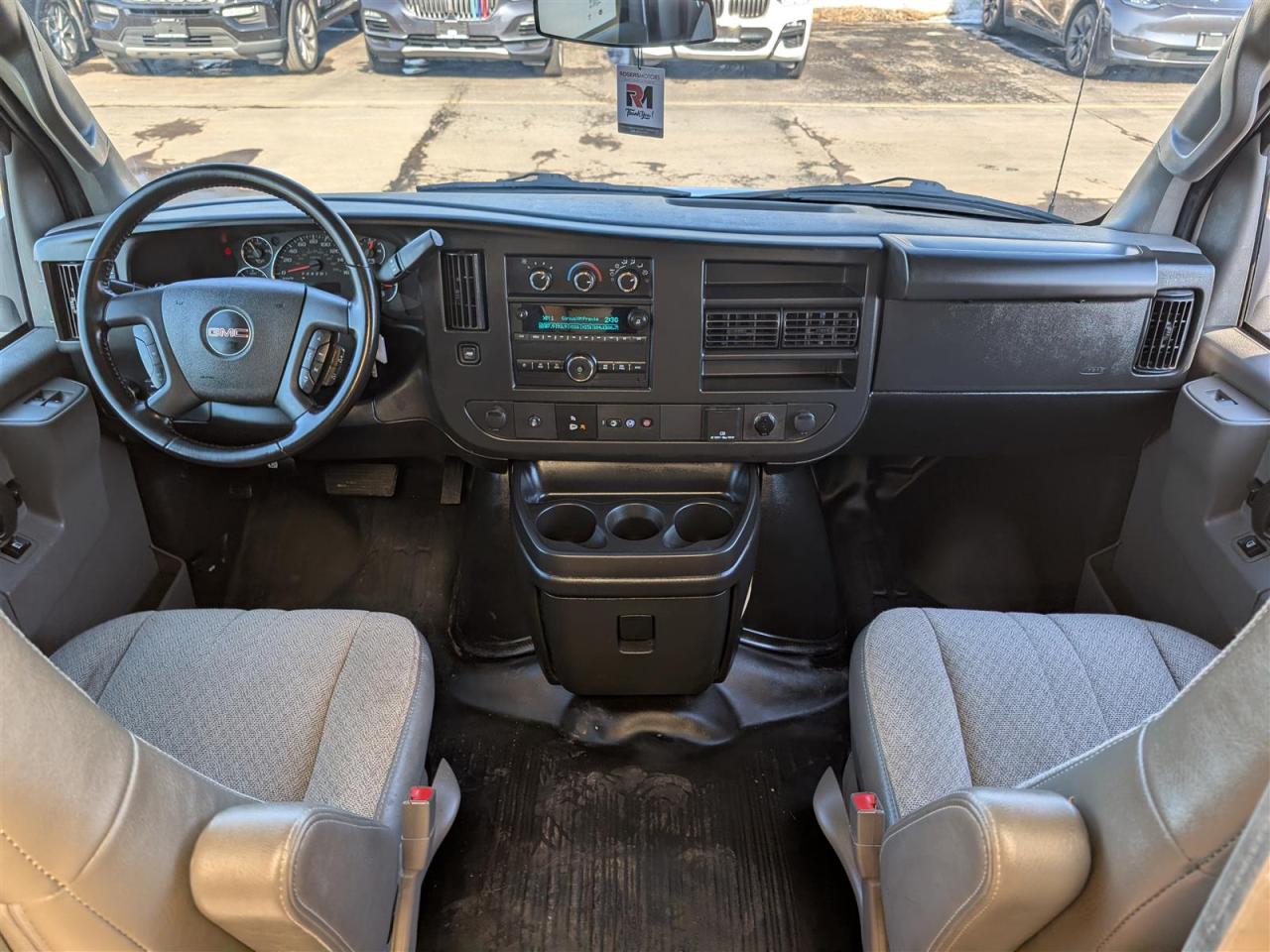 2023 GMC Savana 3500 WORK VAN - 16 FT BOX - BLUETOOTH - Photo