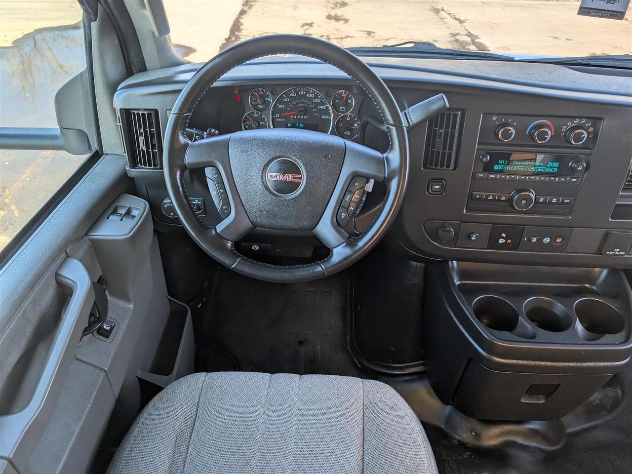 2023 GMC Savana 3500 WORK VAN - 16 FT BOX - BLUETOOTH - Photo