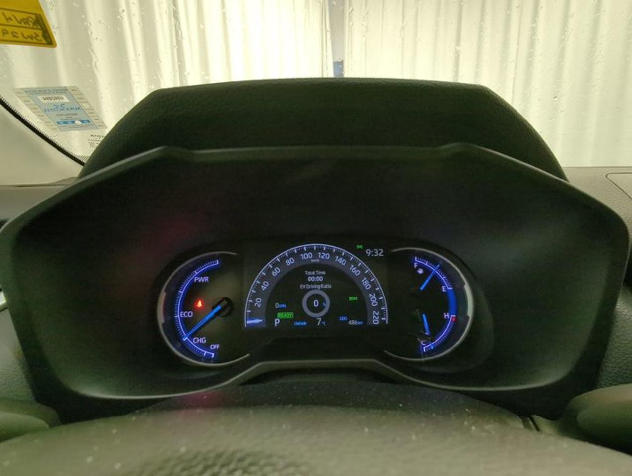 13704758