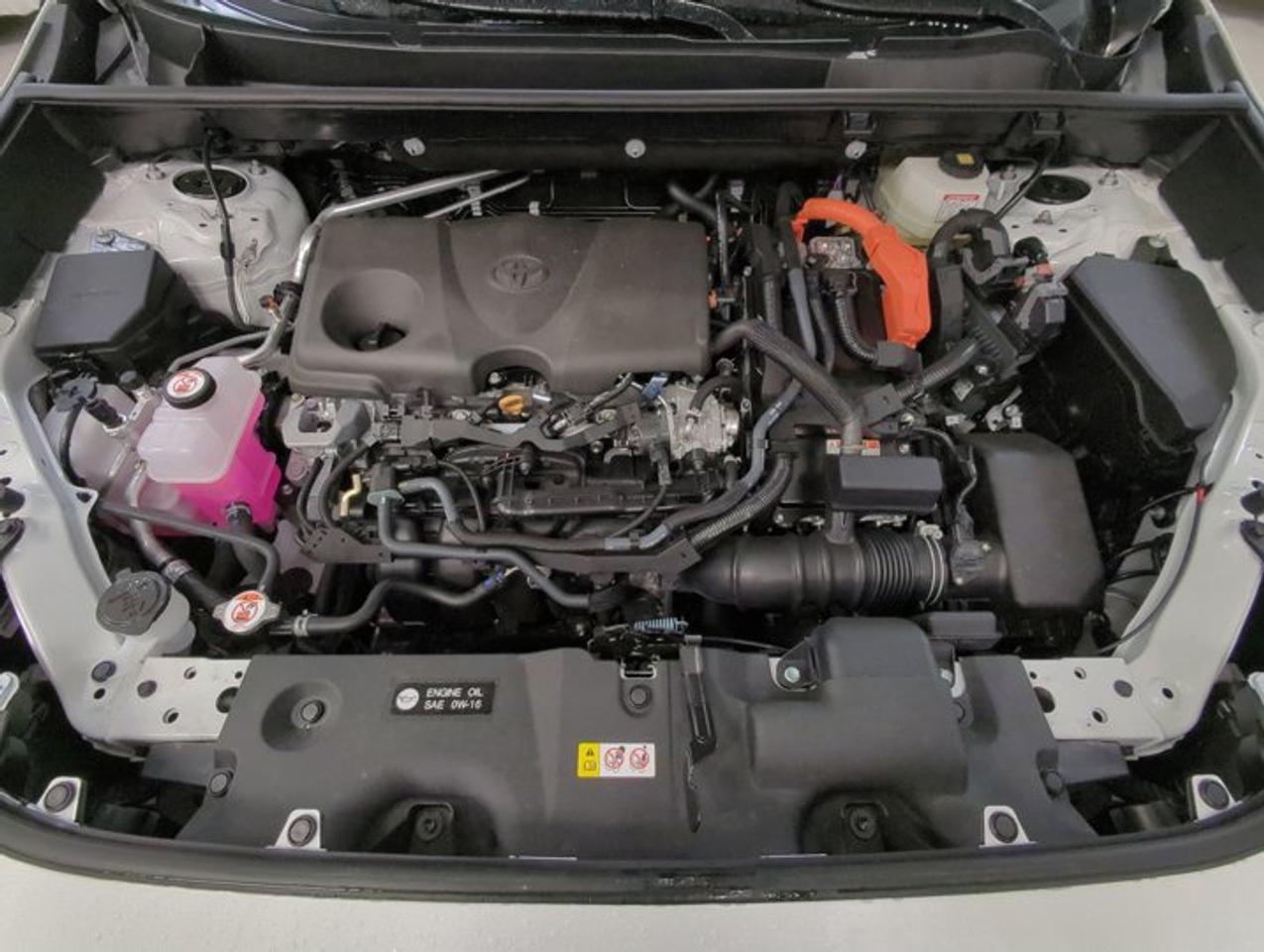 13704758