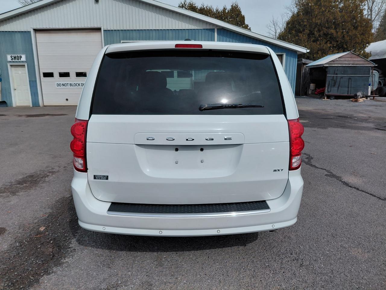 2016 Dodge Grand Caravan SXT Photo