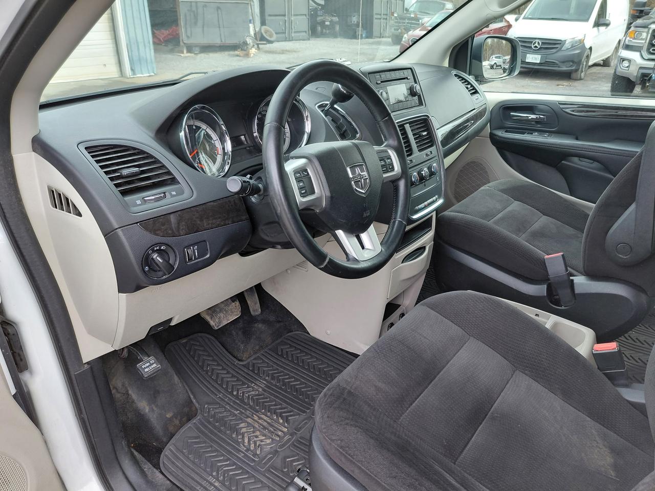 2016 Dodge Grand Caravan SXT Photo