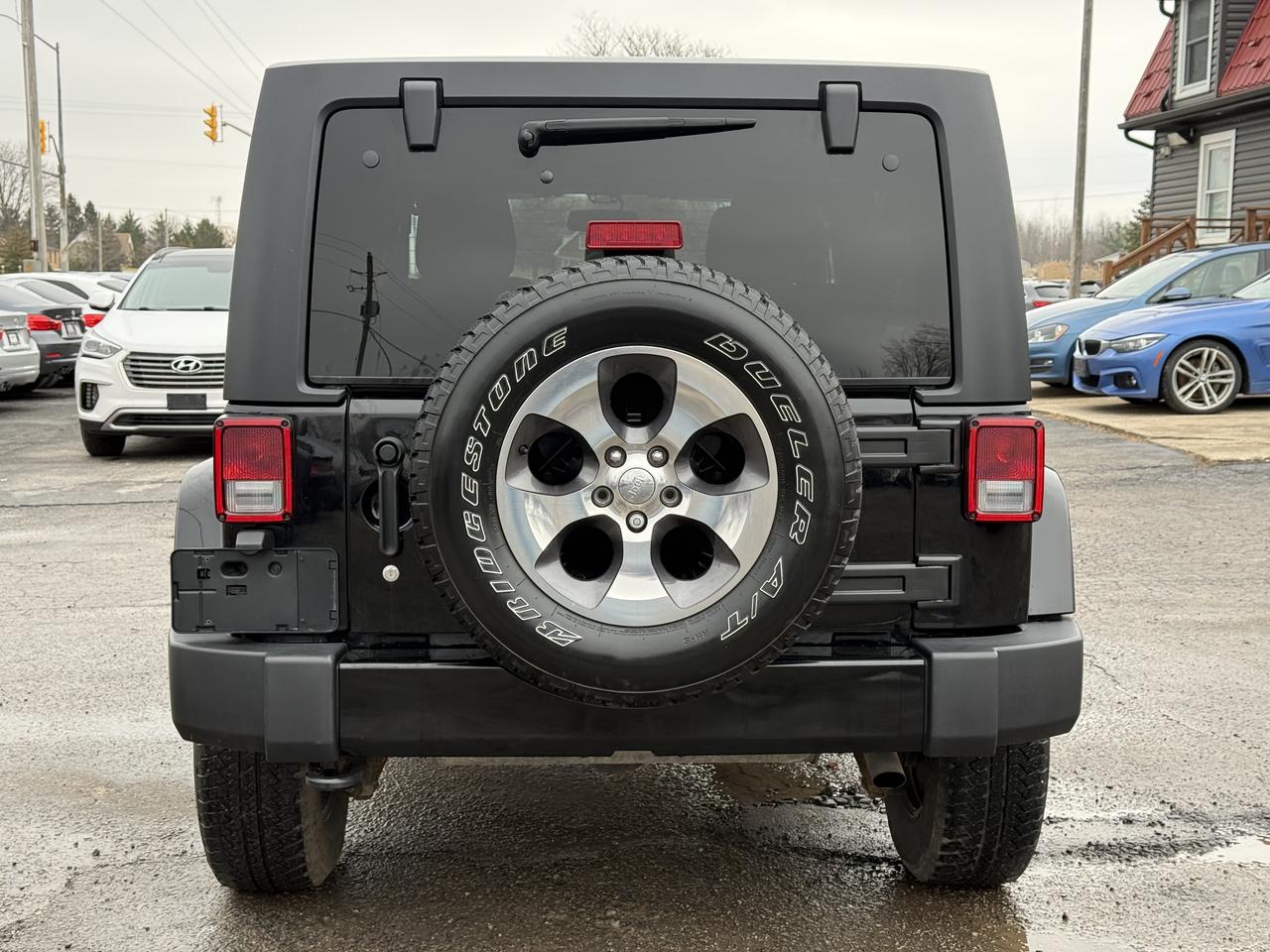 2018 Jeep Wrangler Sahara Photo4