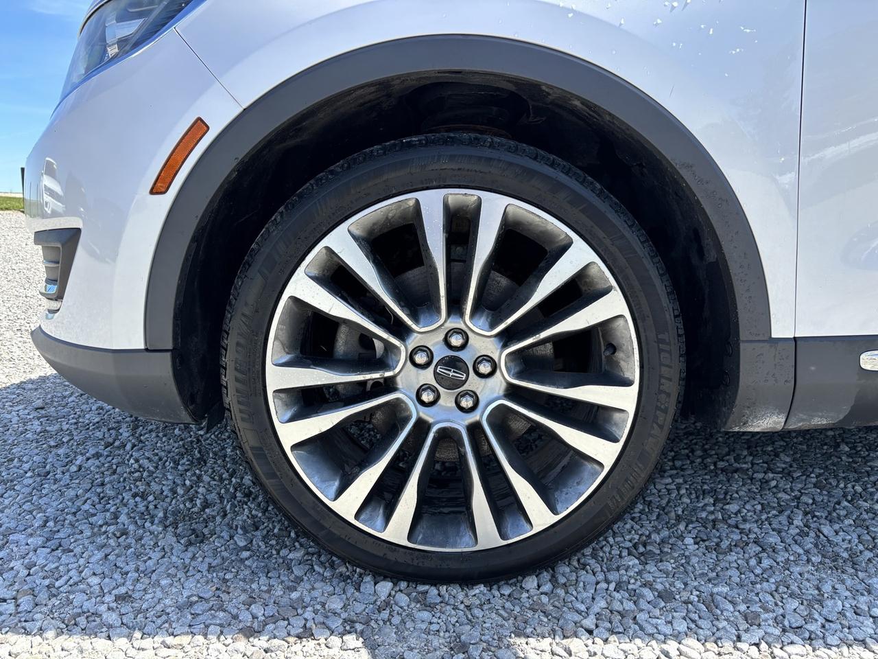 2017 Lincoln MKX Reserve AWD ~NO ACCIDENTS~LEATHER~PANO ROOF~ Photo