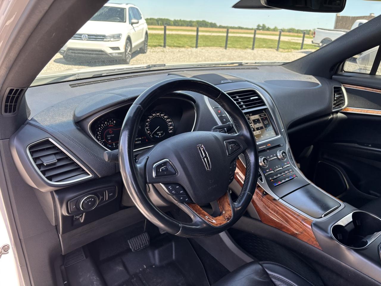 2017 Lincoln MKX Reserve AWD ~NO ACCIDENTS~LEATHER~PANO ROOF~ Photo