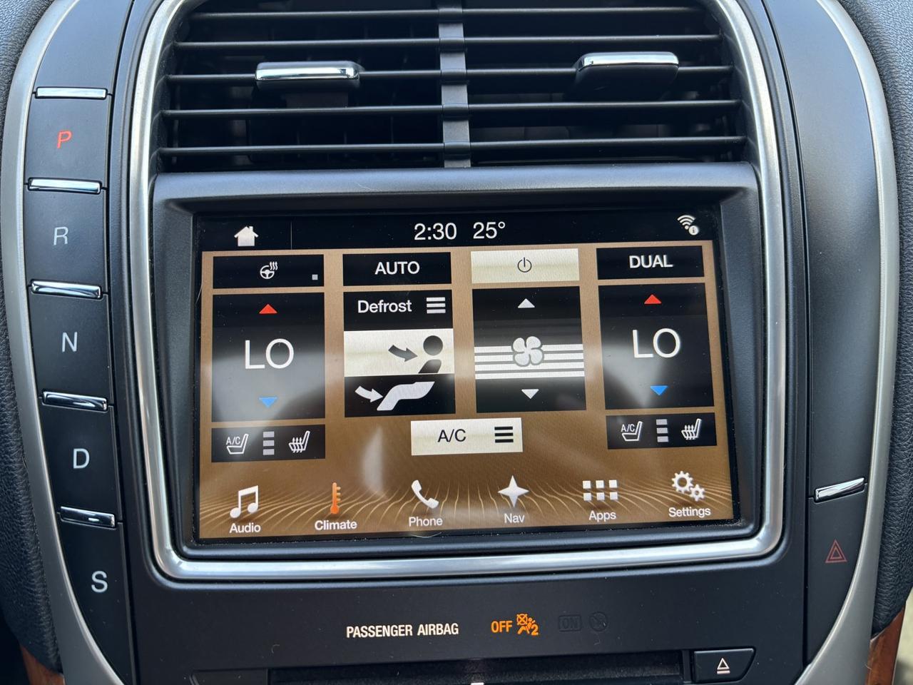 2017 Lincoln MKX Reserve AWD ~NO ACCIDENTS~LEATHER~PANO ROOF~ Photo