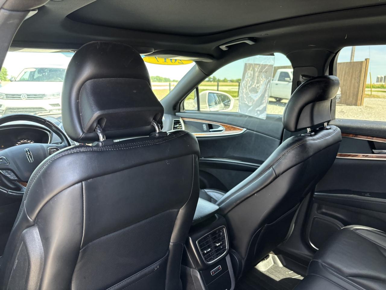 2017 Lincoln MKX Reserve AWD ~NO ACCIDENTS~LEATHER~PANO ROOF~ Photo