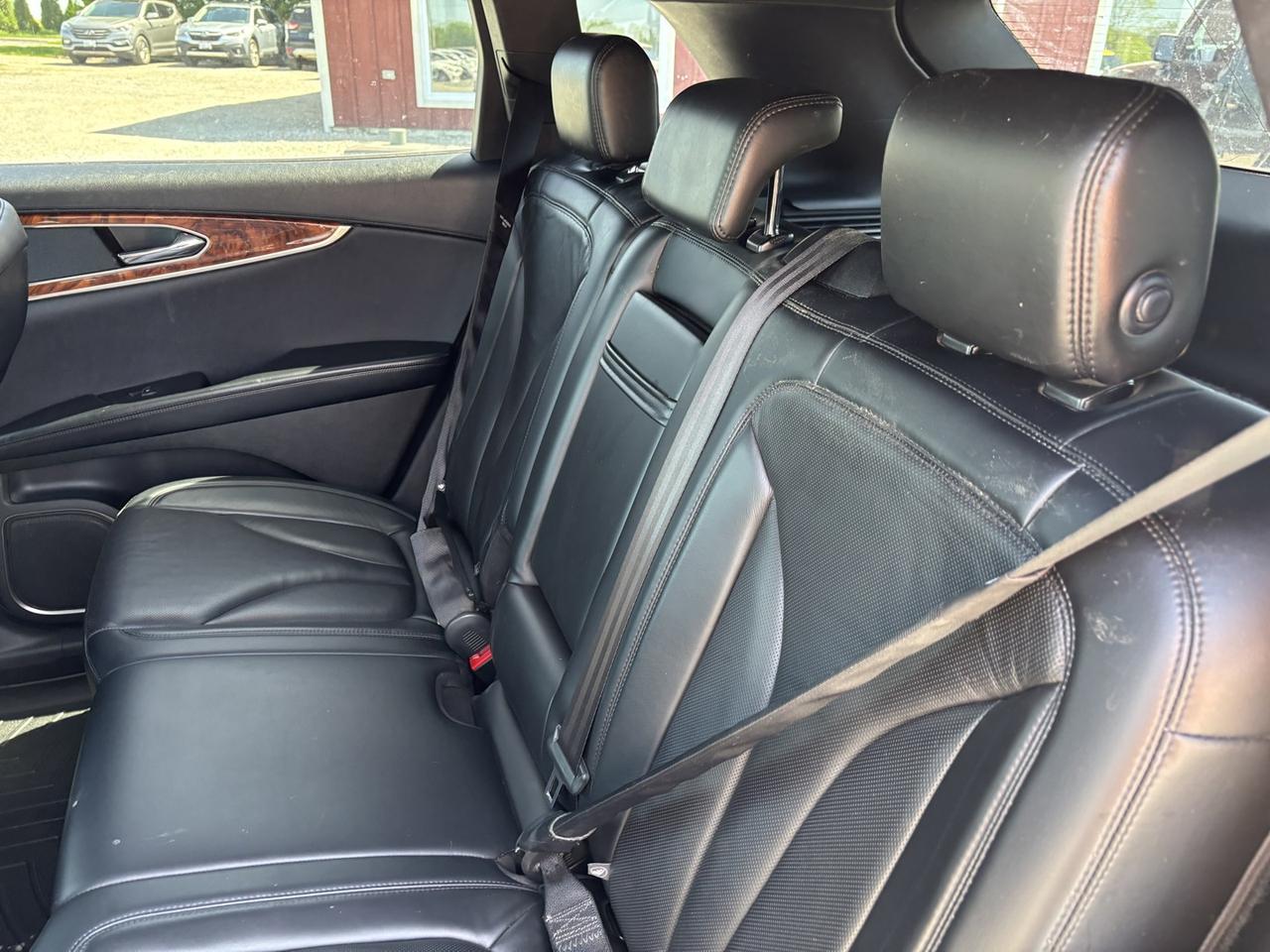 2017 Lincoln MKX Reserve AWD ~NO ACCIDENTS~LEATHER~PANO ROOF~ Photo