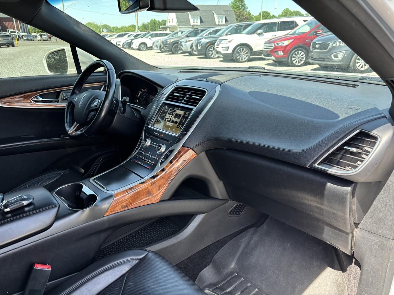 2017 Lincoln MKX Reserve AWD ~NO ACCIDENTS~LEATHER~PANO ROOF~ Photo