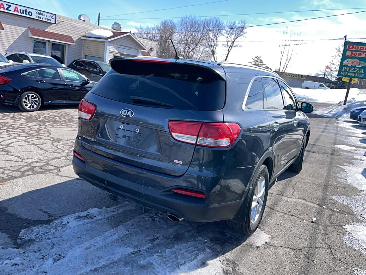 2018 Kia Sorento LX Photo