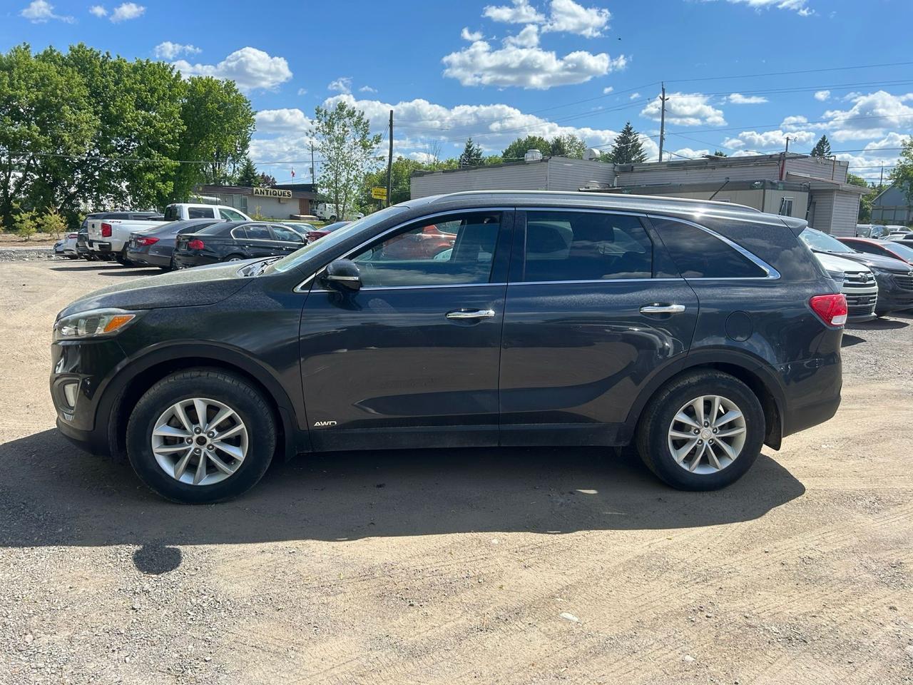 2018 Kia Sorento LX Photo2