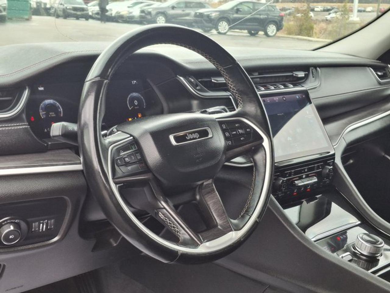 2022 Jeep Grand Cherokee Limited | Leather | Adaptive Cruise | Heated Seats + Steering | Remote Start | Pano Roof & More! Photo