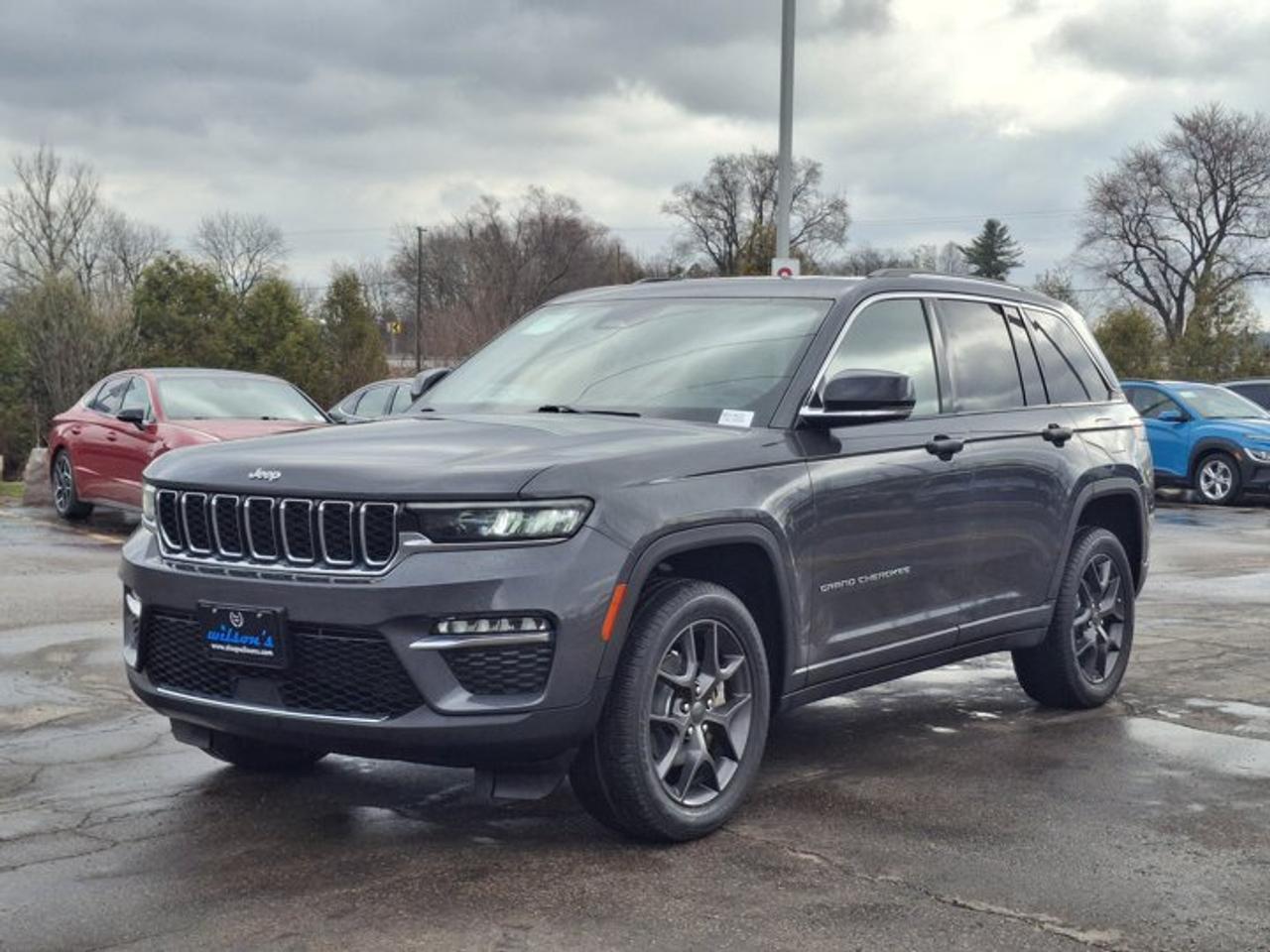 2022 Jeep Grand Cherokee Limited | Leather | Adaptive Cruise | Heated Seats + Steering | Remote Start | Pano Roof & More! Photo