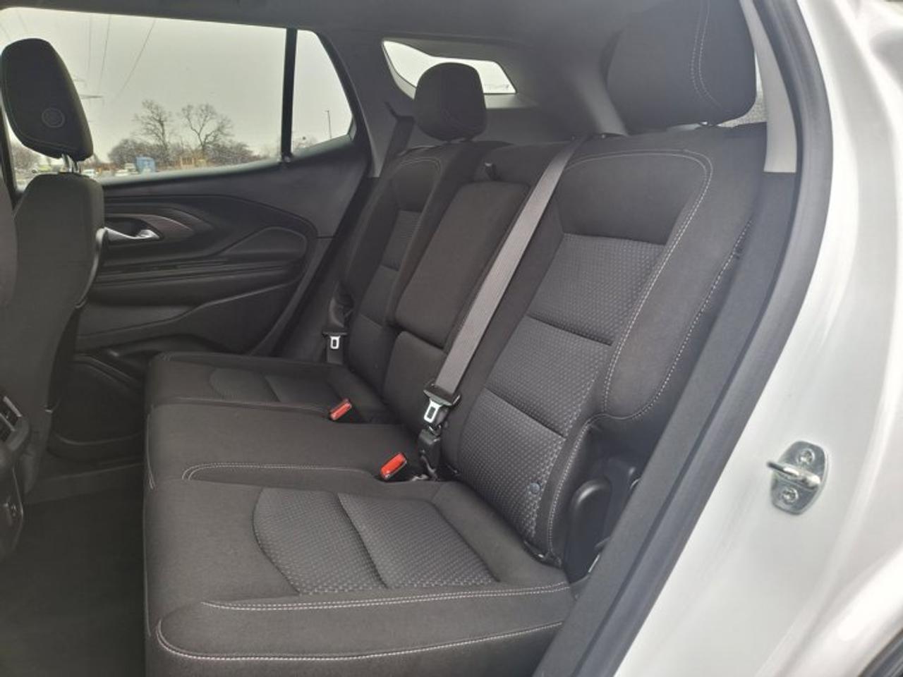 2022 GMC Terrain SLE AWD | Remote Start | Heated Seats | Carplay + Android Auto | Lane Keep Assist | and More ! Photo