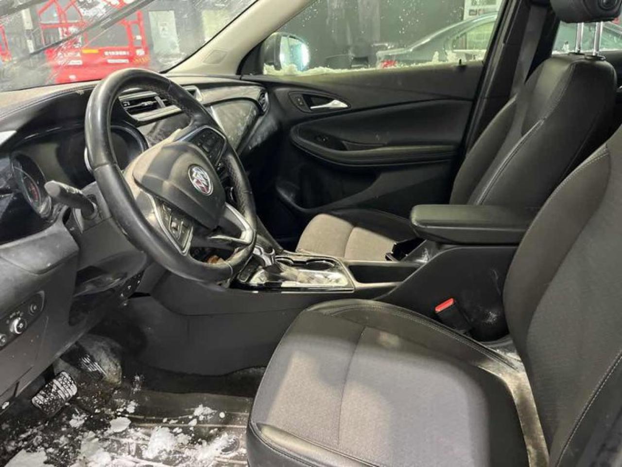 2020 Buick Encore GX Preferred | Heated Seats + Steering | Remote Start | Carplay + Android Auto | Lane Keep and More ! Photo