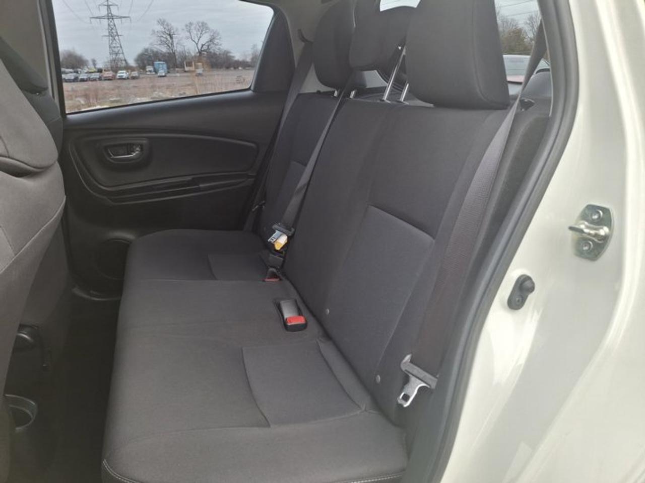 2019 Toyota Yaris Hatchback SE Hatchback | Heated Seats | Bluetooth | Rear Camera | Two Tone Paint | Alloy Wheels | and More ! Photo