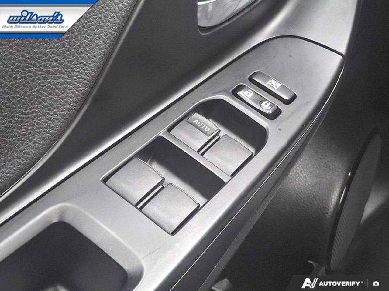 2019 Toyota Yaris Hatchback SE Hatchback | Heated Seats | Bluetooth | Rear Camera | Two Tone Paint | Alloy Wheels | and More ! Photo