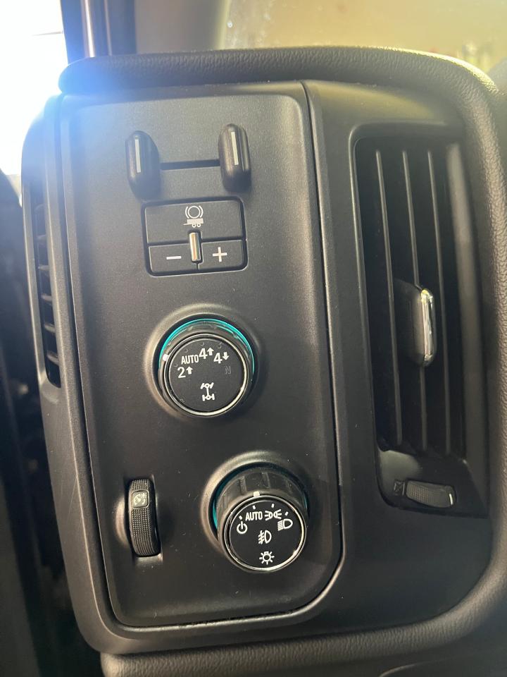 2018 GMC Sierra 1500 4WD DOUBLE CAB 143.5" Photo