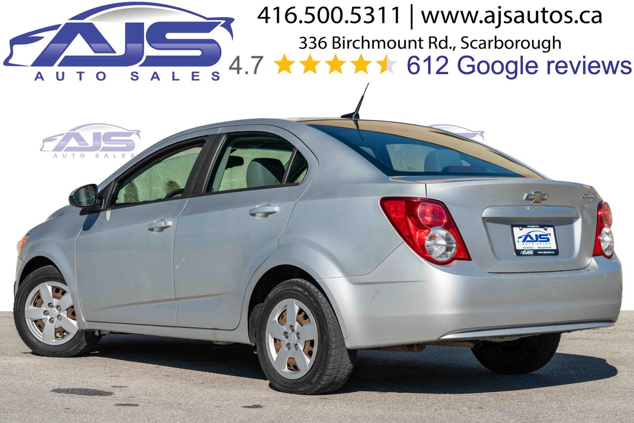 2012 Chevrolet Sonic LS Photo4