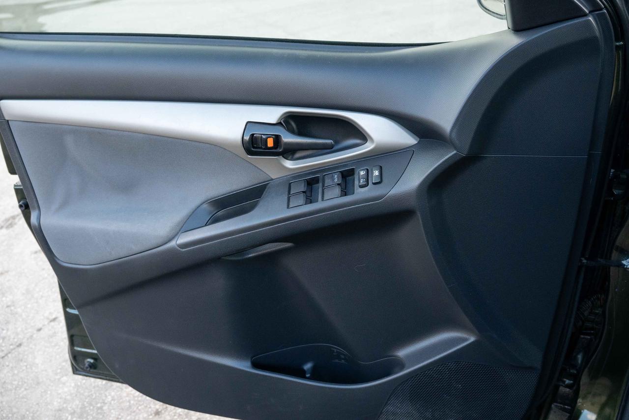 2011 Toyota Matrix BASE Photo