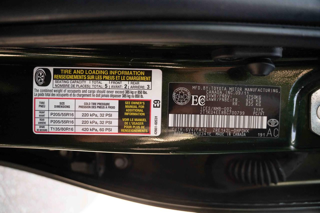 2011 Toyota Matrix BASE Photo