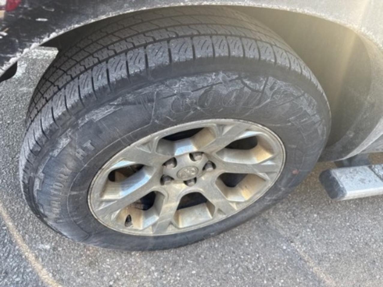 2013 RAM 1500 Laramie BLACK GOLD PEARL | BLACK INTERIOR LEATHER TRIM BKT STS | 5.7L HEMI V8 Photo2