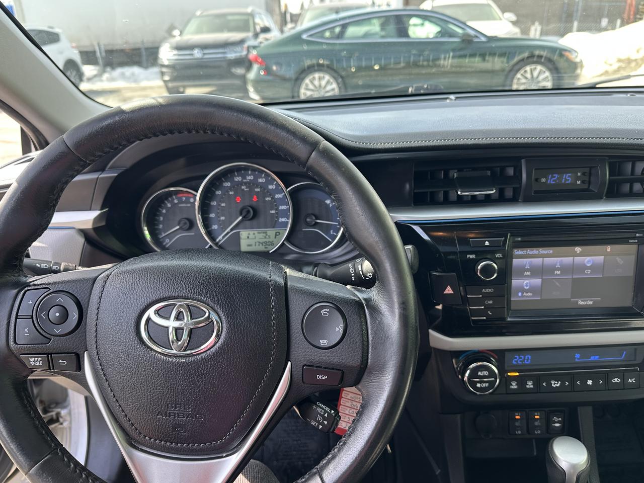 2015 Toyota Corolla LE Photo
