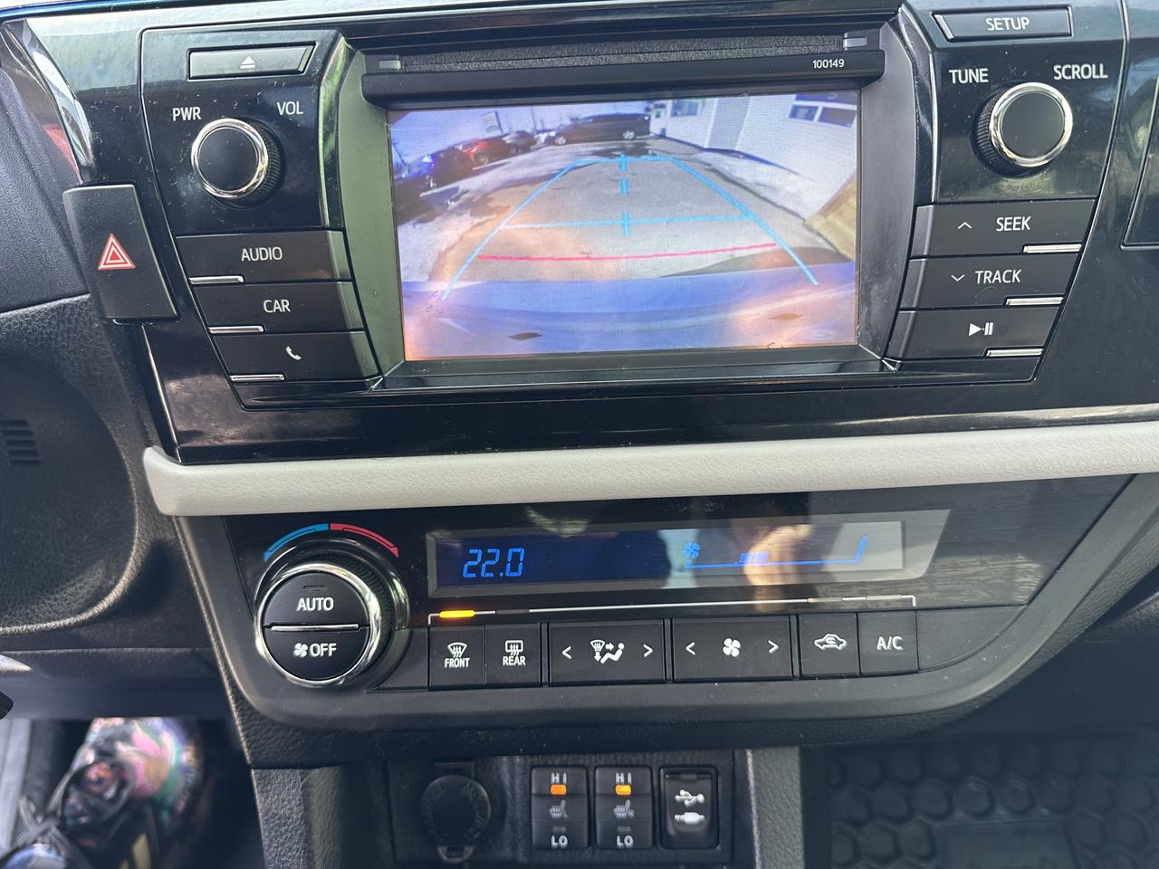 2015 Toyota Corolla LE Photo