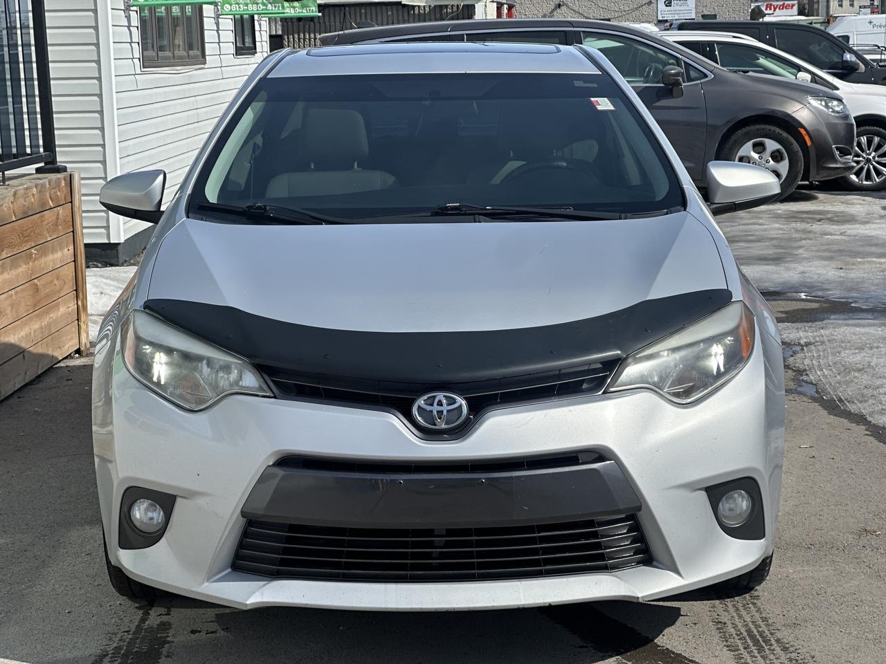 2015 Toyota Corolla LE Photo2