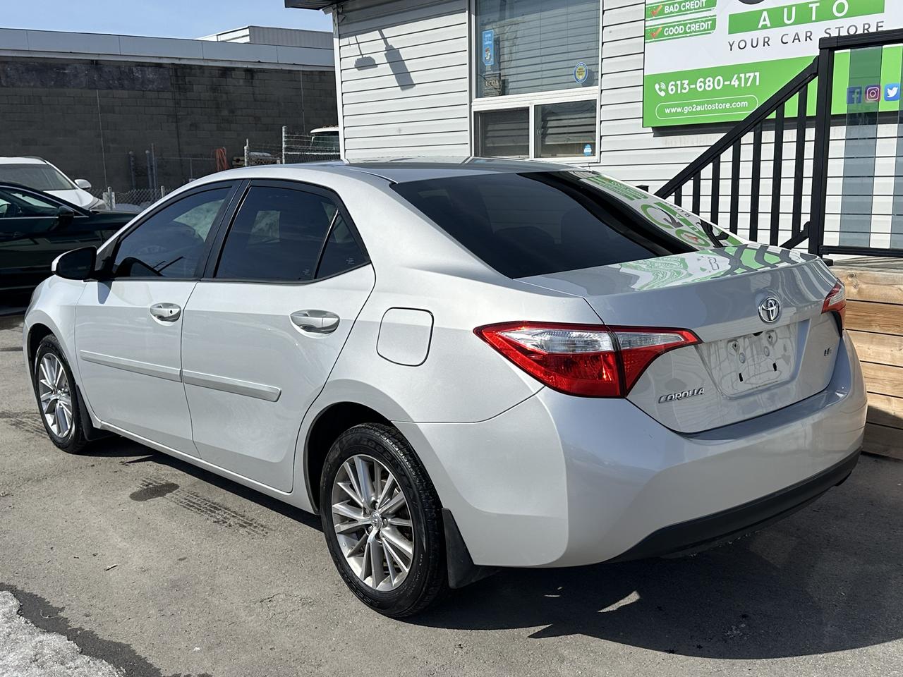 2015 Toyota Corolla LE Photo