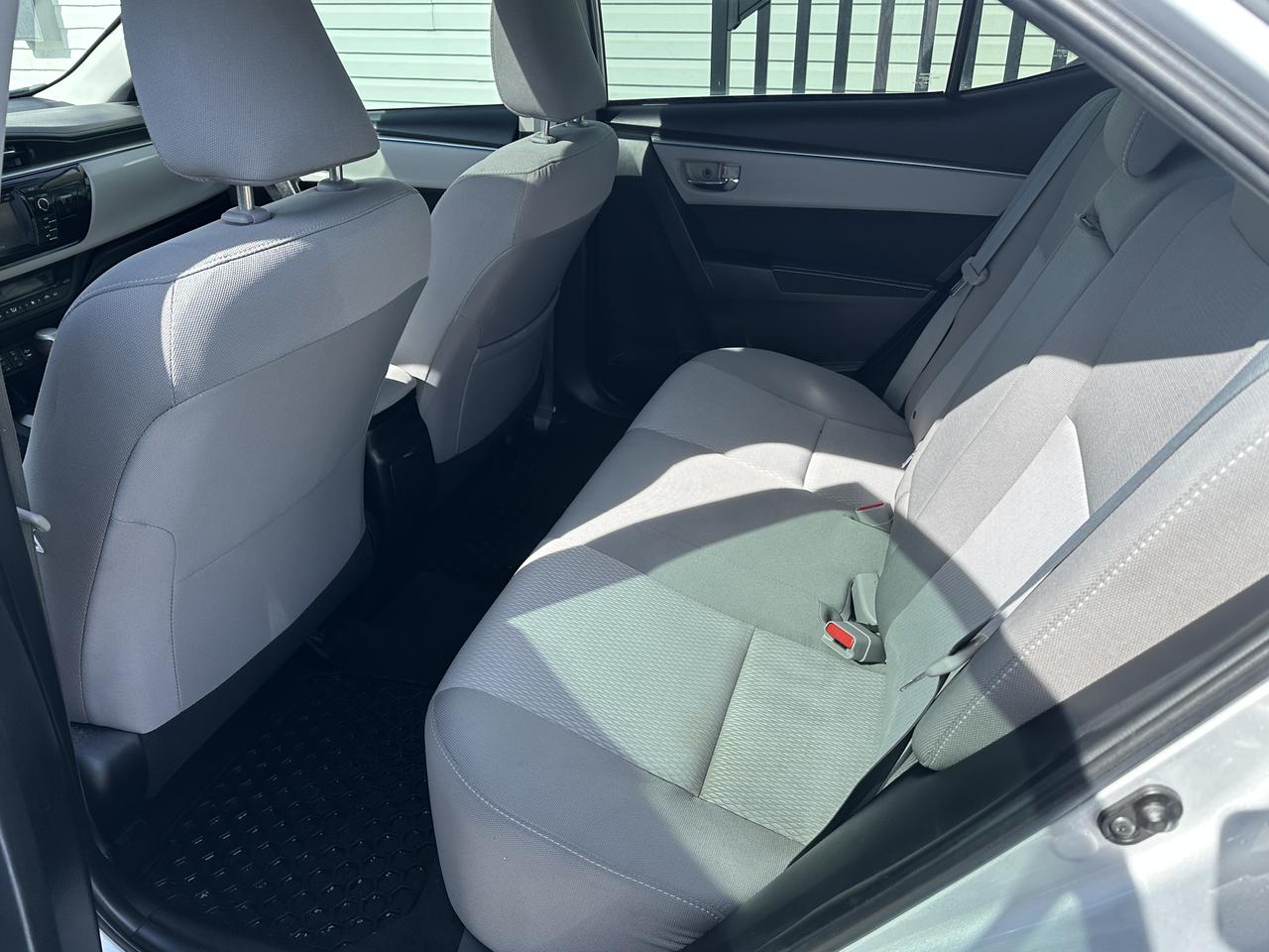 2015 Toyota Corolla LE Photo