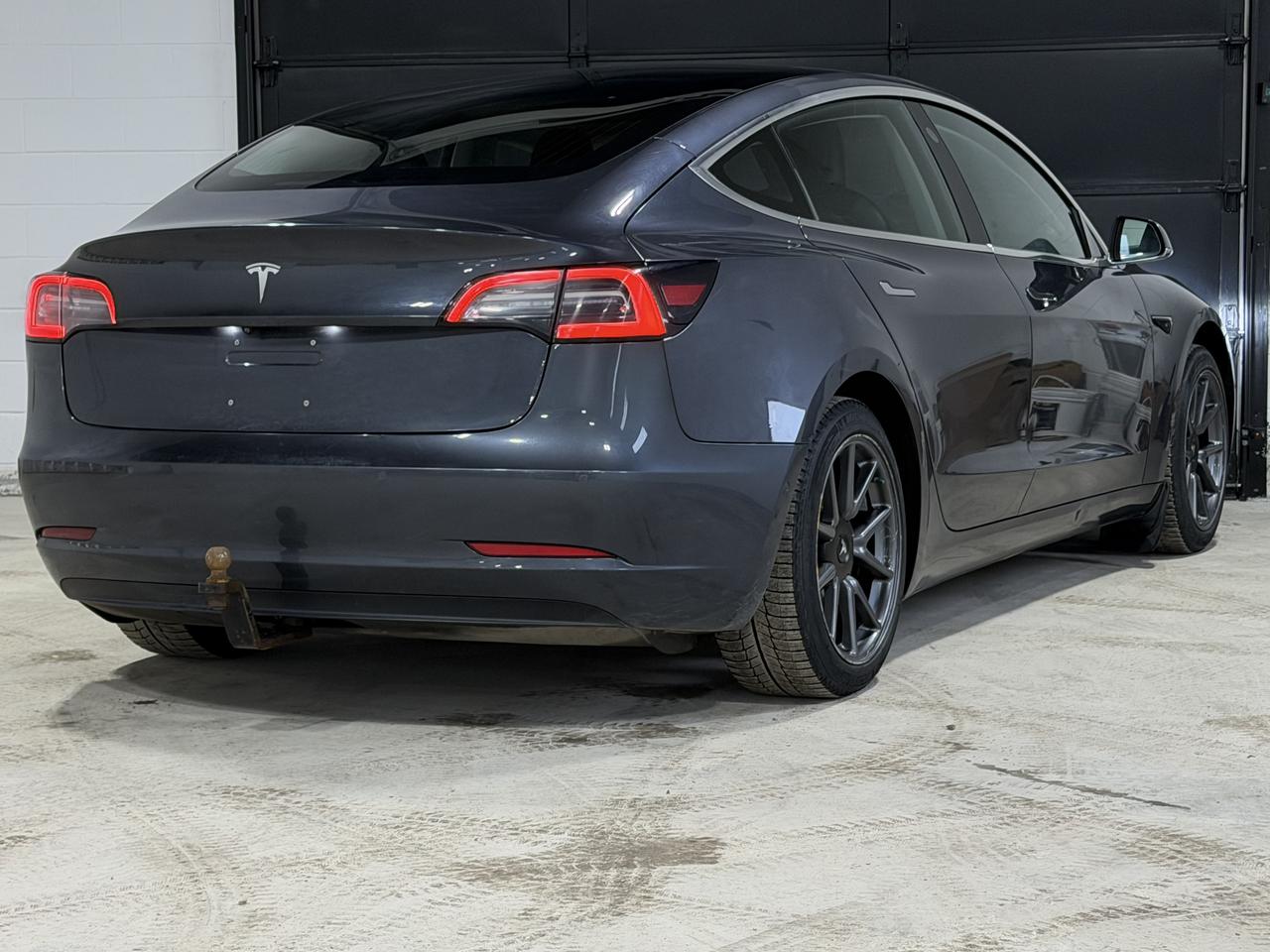 2018 Tesla Model 3 Long  Range Photo2