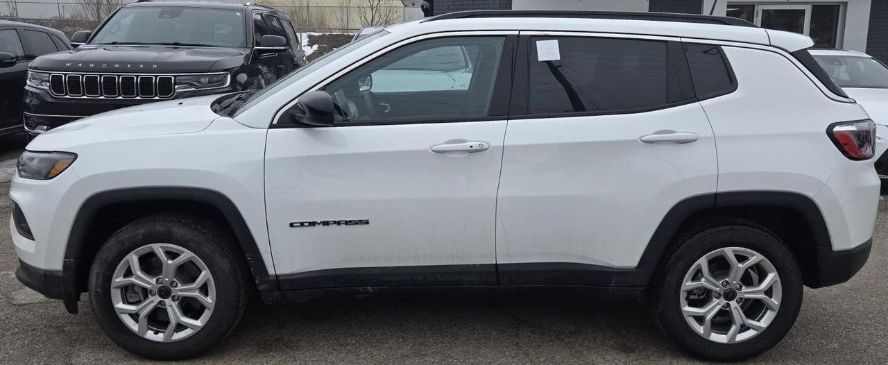 2025 Jeep Compass North / NO ACCIDENTS / 4X4 / LEATHER / HTD SEATS Photo