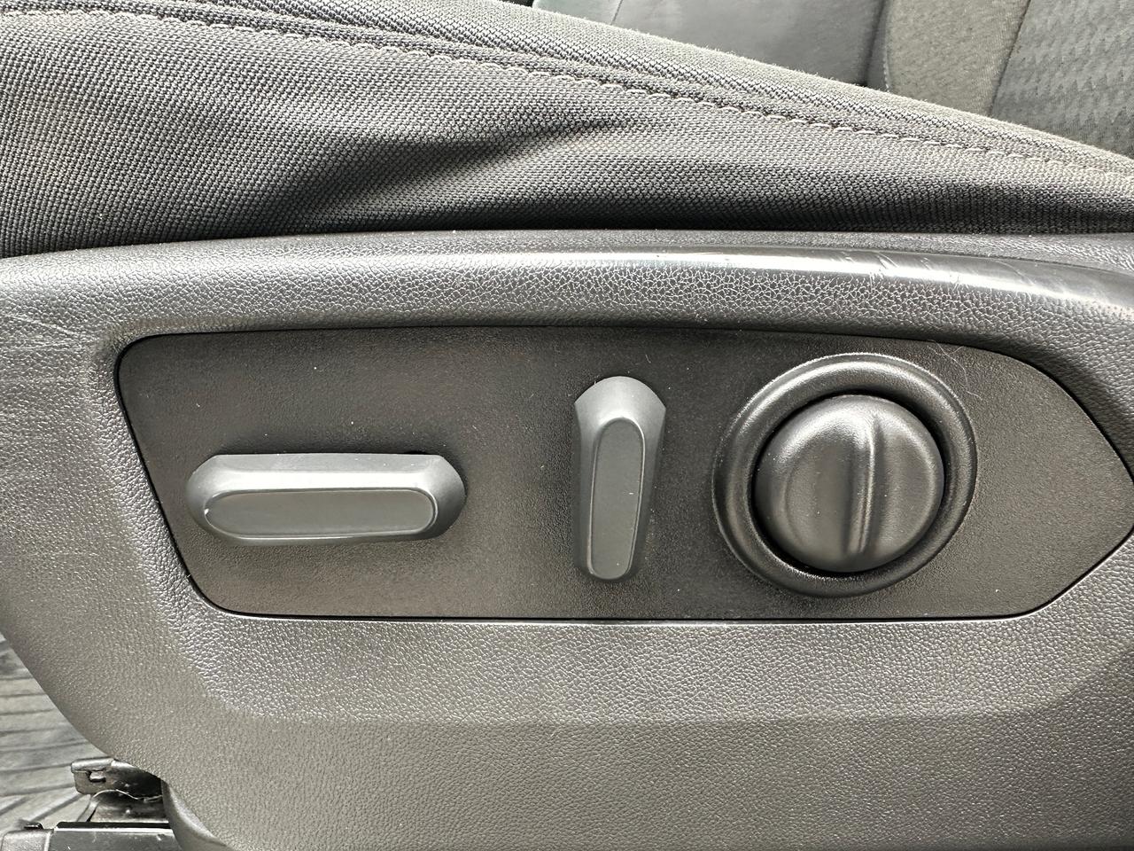 2022 Chevrolet Silverado 1500 LTD TrailBoss 4X4 HTD-Cloth CarPlay Backup Cam XM Photo