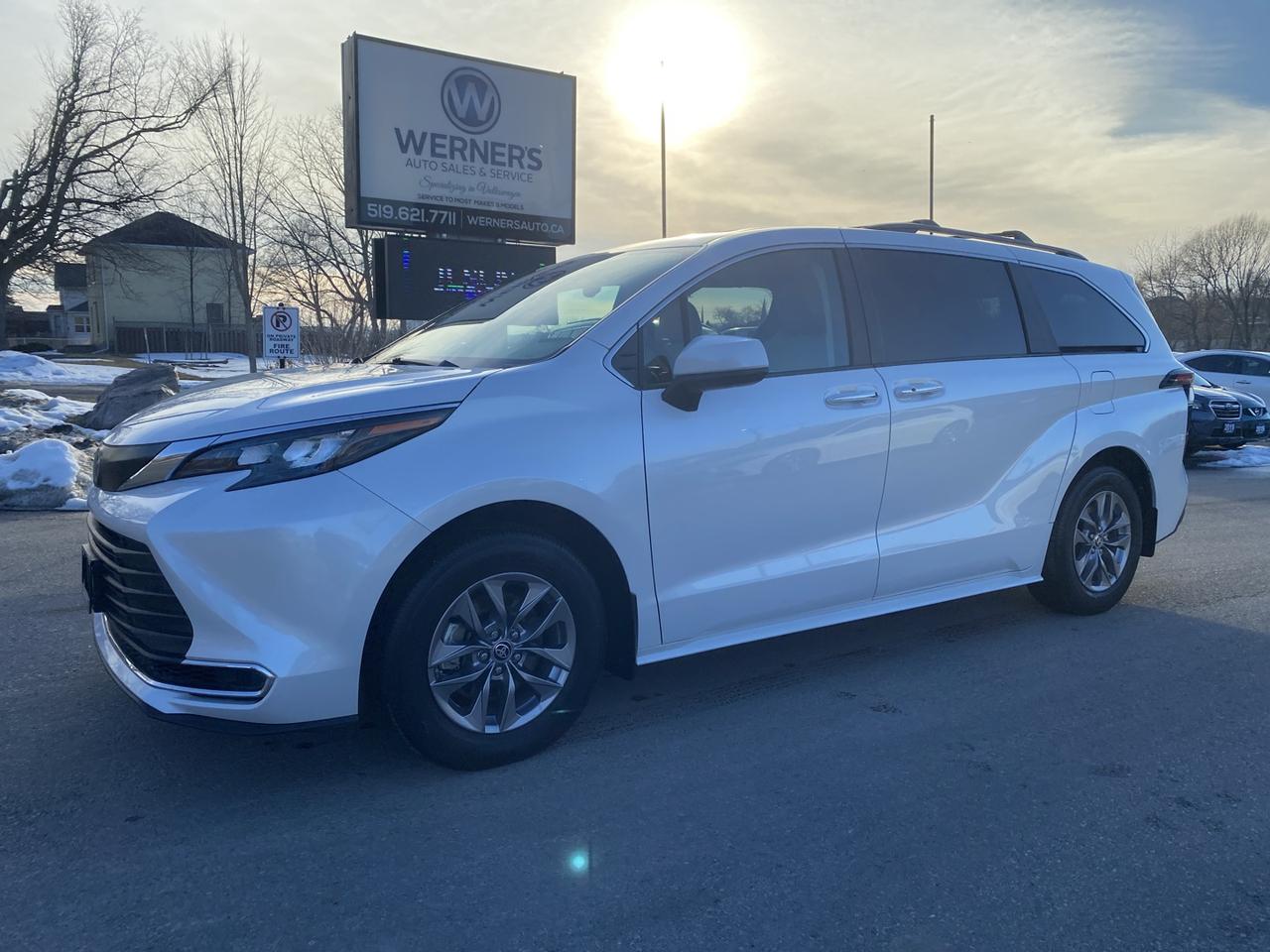 Used 2024 Toyota Sienna XLE for sale in Cambridge, ON