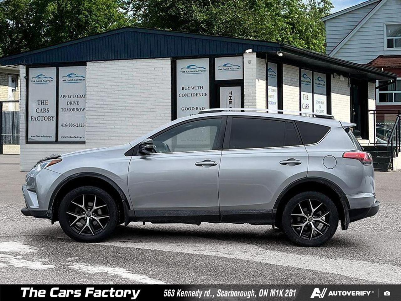 2016 Toyota RAV4 SE AWD Leather / Roof / Camera / No Accident! Photo