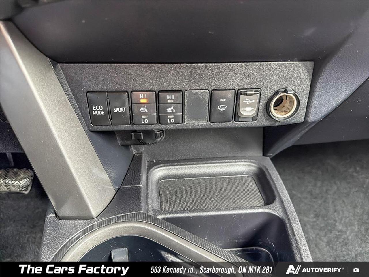 2016 Toyota RAV4 SE AWD Leather / Roof / Camera / No Accident! Photo