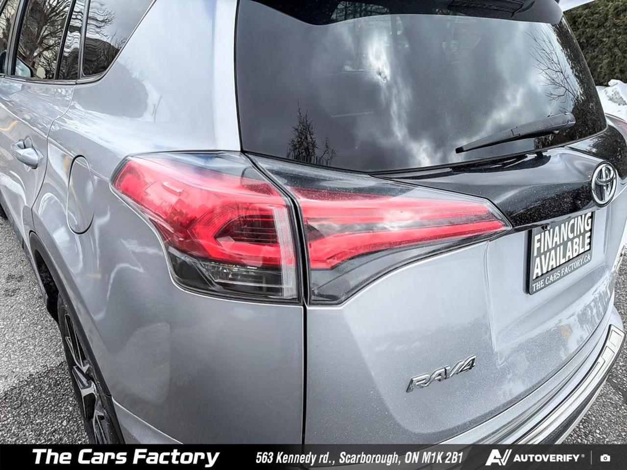 2016 Toyota RAV4 SE AWD Leather / Roof / Camera / No Accident! Photo