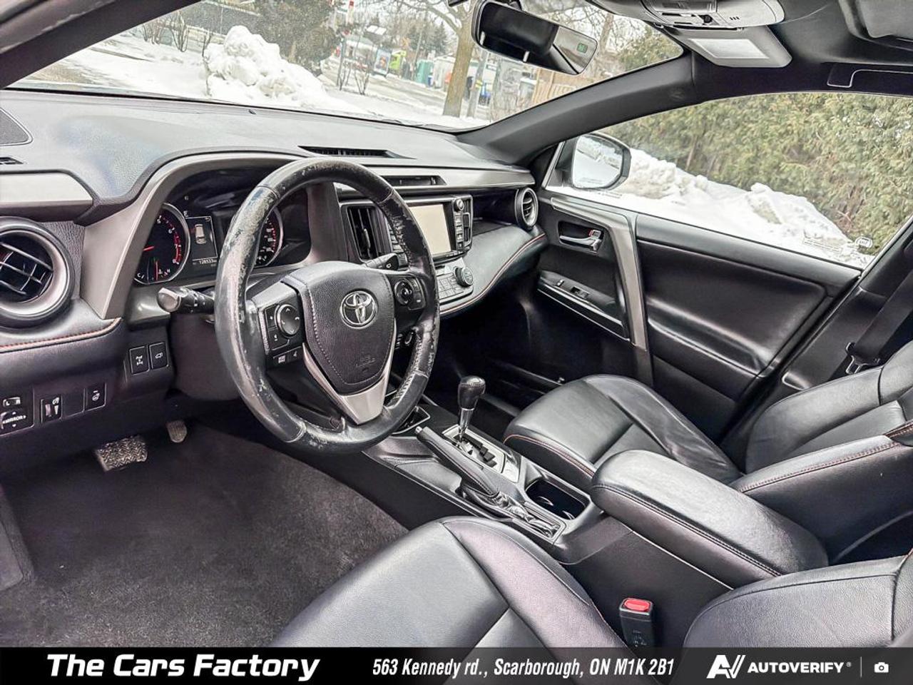 2016 Toyota RAV4 SE AWD Leather / Roof / Camera / No Accident! Photo