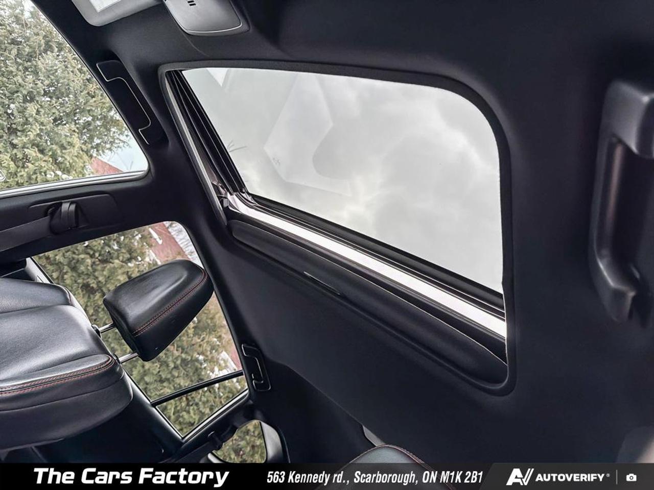 2016 Toyota RAV4 SE AWD Leather / Roof / Camera / No Accident! Photo