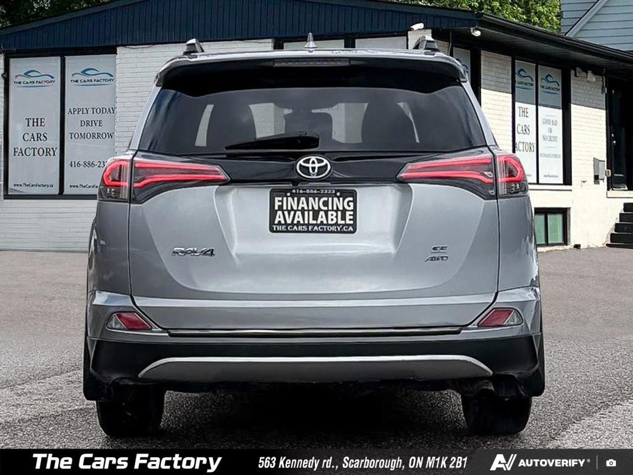 2016 Toyota RAV4 SE AWD Leather / Roof / Camera / No Accident! Photo