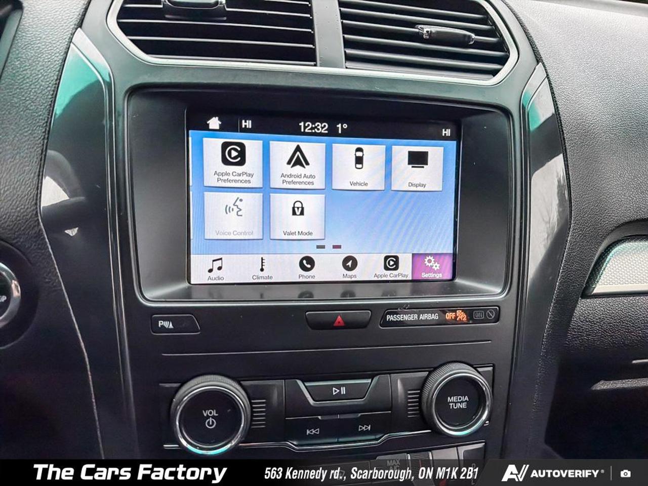 2018 Ford Explorer XLT 4WD Apple Carplay - No Accident! Photo